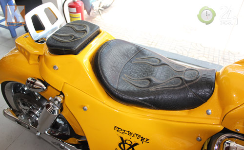 Cận cảnh xe mô tô phân khối lớn nhất VN - 12