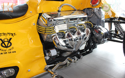 Cận cảnh xe mô tô phân khối lớn nhất VN - 5