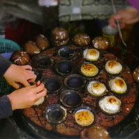 Ẩm thực - Bánh căn Phan Thiết: ăn nóng mới ngon!