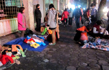 Sinh viên lập nghiệp trên hè phố - 2