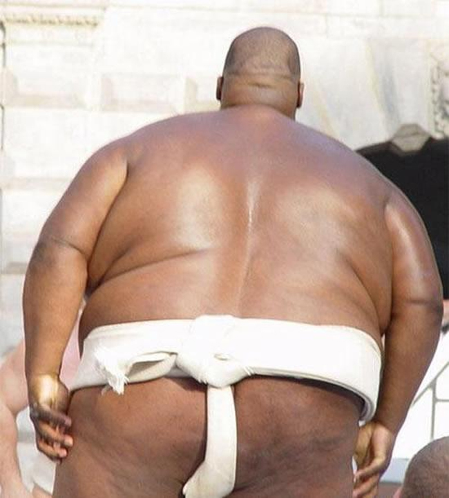 Một sumo thuộc hàng ngoại cỡ