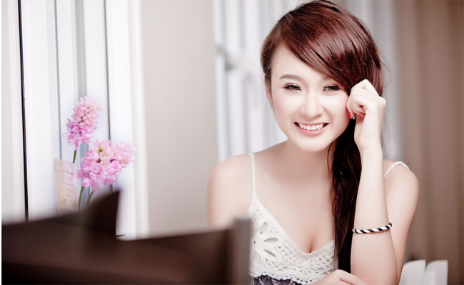 Angela Phương Trinh hiện là một trong những hot girl có giá catse cao nhất khi đi dự sự kiện
