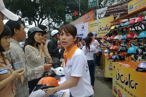 Bộ trưởng Đinh La Thăng thị sát việc đổi MBH - 2