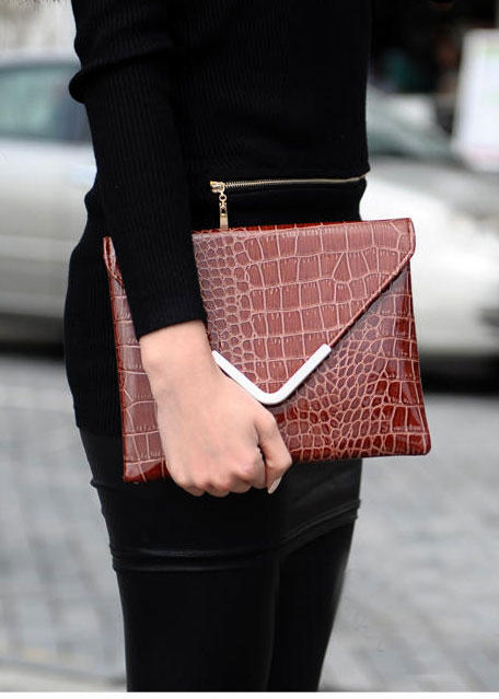 Ví cầm tay thời thượng trên phố - 16