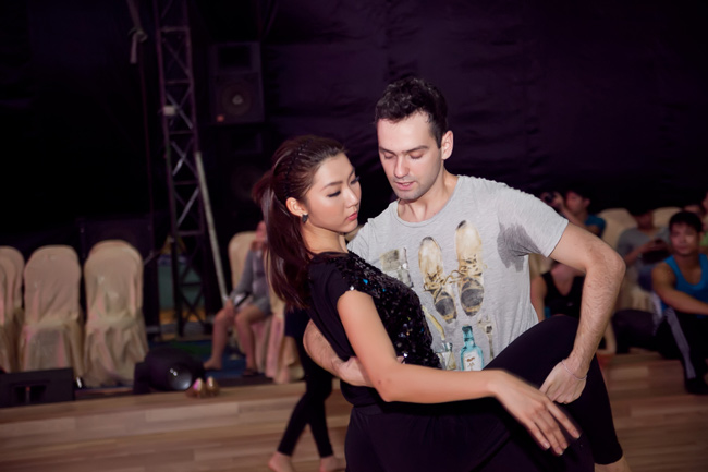 Ngọc Quyên nhí nhảnh trước thềm BNHV - 5