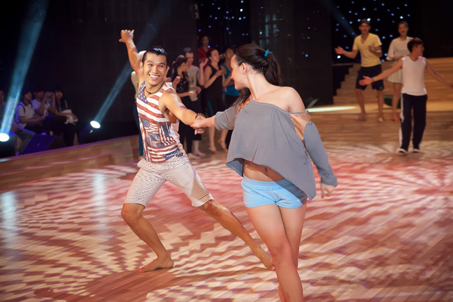 Ngọc Quyên nhí nhảnh trước thềm BNHV - 13