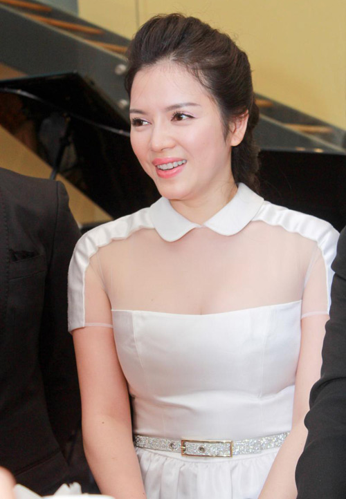 Lý Nhã Kỳ "bỗng dưng" đẹp lạ - 3