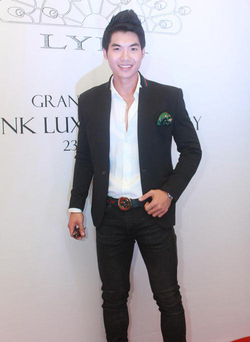 Lý Nhã Kỳ "bỗng dưng" đẹp lạ - 3