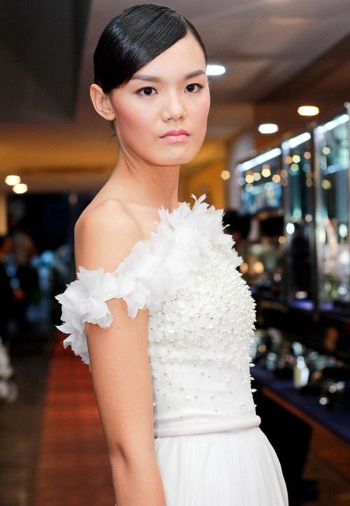 Lý Nhã Kỳ "bỗng dưng" đẹp lạ - 8