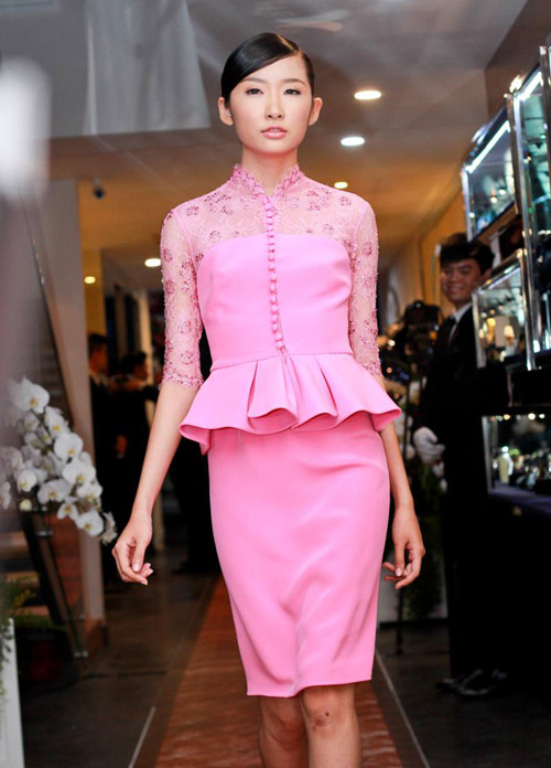 Lý Nhã Kỳ "bỗng dưng" đẹp lạ - 10