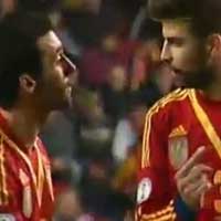 Bóng đá - SAO Barca-Real cãi nhau trong màu áo TBN