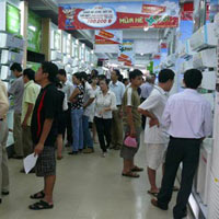 Thị trường - Tiêu dùng - Chưa vào hè, hàng điện lạnh đã “nóng”