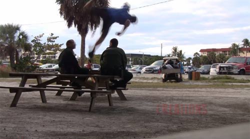 Top clip hài: Em đi chung lối này - 3