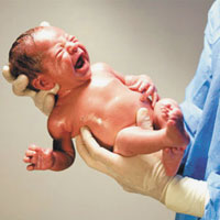 Tin tức trong ngày - Bác sĩ giao nhầm con, sau 3 tháng mới biết