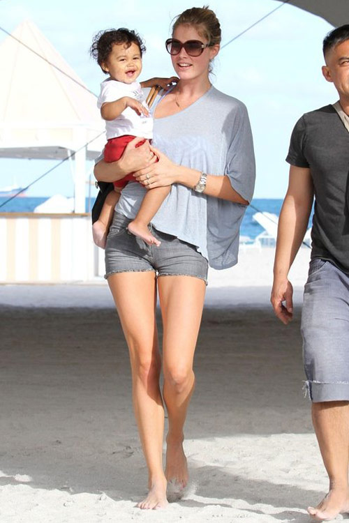 Thiên thần nội y xuống phố cũng sexy - 11