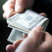 Pháp luật - Khởi tố một công an nhận hối lộ