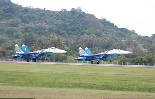 Nga, Pháp phô diễn sức mạnh của chiến đấu cơ - 12