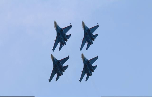 Nga, Pháp phô diễn sức mạnh của chiến đấu cơ - 15