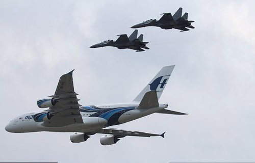 Nga, Pháp phô diễn sức mạnh của chiến đấu cơ - 2