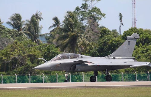 Nga, Pháp phô diễn sức mạnh của chiến đấu cơ - 9