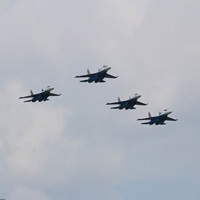 Tin tức trong ngày - Nga, Pháp phô diễn sức mạnh của chiến đấu cơ