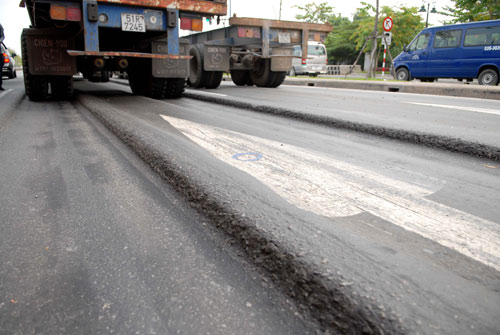 Xuất hiện "đường ray" trên đại lộ nghìn tỷ - 1