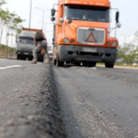 Tin tức trong ngày - Xuất hiện "đường ray" trên đại lộ nghìn tỷ