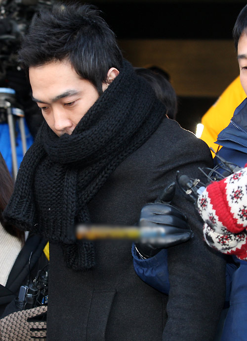 Ca sỹ Hàn lĩnh án vì cưỡng hiếp trẻ em - 2