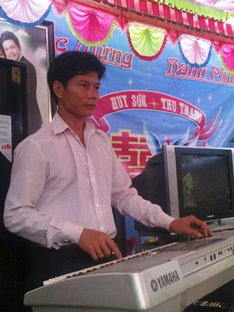 Gặp lại "dị nhân" nuốt 15 thanh kiếm - 2