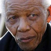 Nelson Mandela lại nhập viện vì bệnh phổi