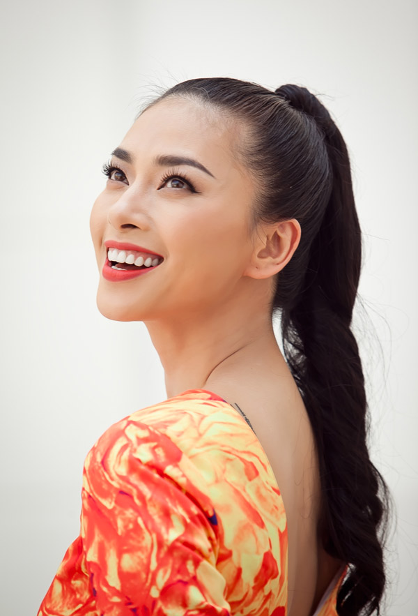Ngô Thanh Vân chói chang với sắc hoa - 2