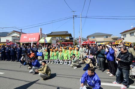 Ngắm vườn hoa mơ tuyệt đẹp ở thành phố Ome - 11