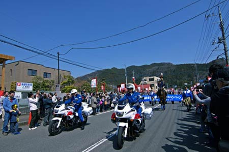 Ngắm vườn hoa mơ tuyệt đẹp ở thành phố Ome - 12