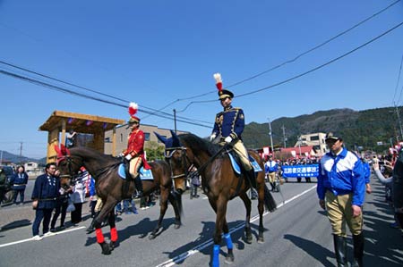 Ngắm vườn hoa mơ tuyệt đẹp ở thành phố Ome - 13