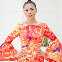 Xu hướng thời trang - Ngô Thanh Vân chói chang với sắc hoa