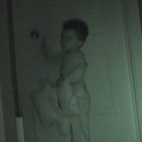 Tin tức trong ngày - Clip: Bé 2 tuổi bẻ khóa như “siêu trộm”