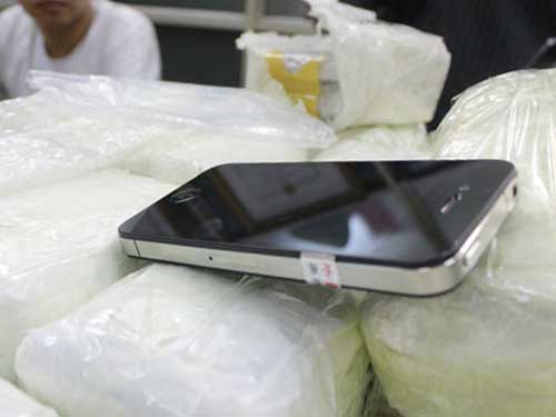 Bắt vụ buôn lậu iPhone lớn nhất Hà Nội - 1