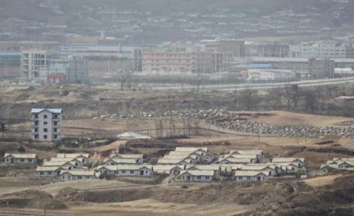 Nóng như khu phi quân sự Triều Tiên - 12