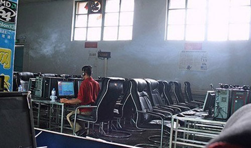 Game thủ sống 6 năm trong quán cafe Internet - 1