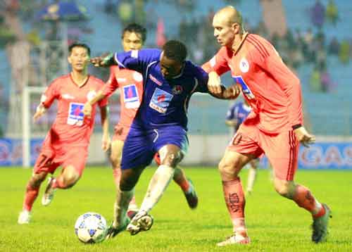 SHB.ĐN - XMXT.SG: Chủ nhà chờ “trút bão” - 1