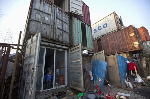 Cuộc sống trong “làng container” ở Trung Quốc - 1
