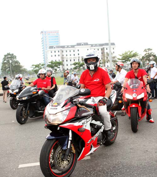 400 xe mô tô khủng rầm rập diễu hành tại Đà Nẵng - 6