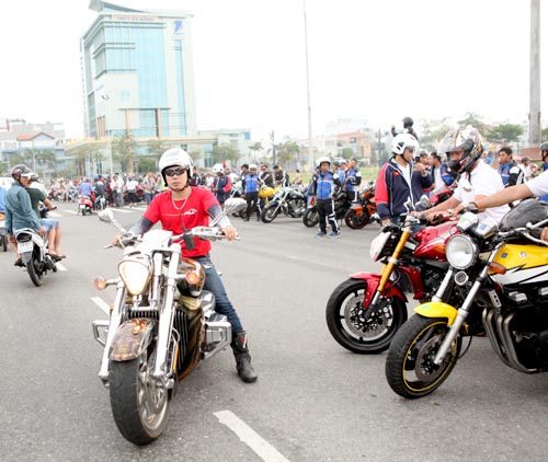 400 xe mô tô khủng rầm rập diễu hành tại Đà Nẵng - 8