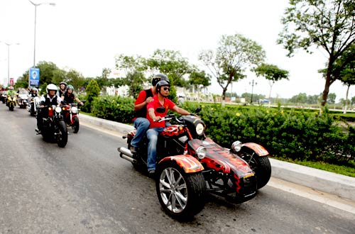 400 xe mô tô khủng rầm rập diễu hành tại Đà Nẵng - 2