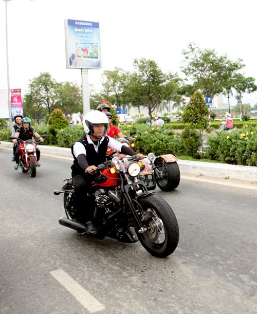 400 xe mô tô khủng rầm rập diễu hành tại Đà Nẵng - 3