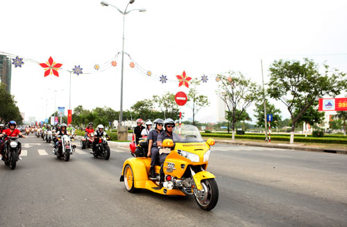 400 xe mô tô khủng rầm rập diễu hành tại Đà Nẵng - 4