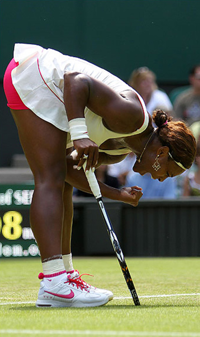 Cô nàng Serena Williams rất biết cách khoe khéo vòng 3 siêu bự của mình
