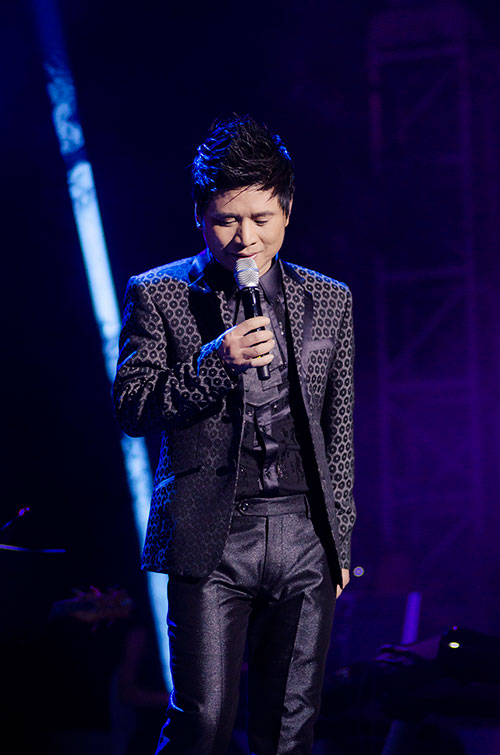 Uyên Linh thăng hoa cùng Hà Trần - 10