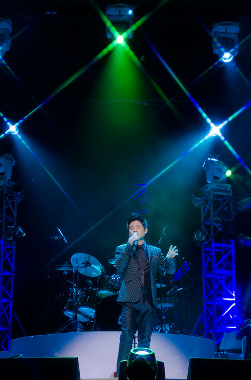 Uyên Linh thăng hoa cùng Hà Trần - 12