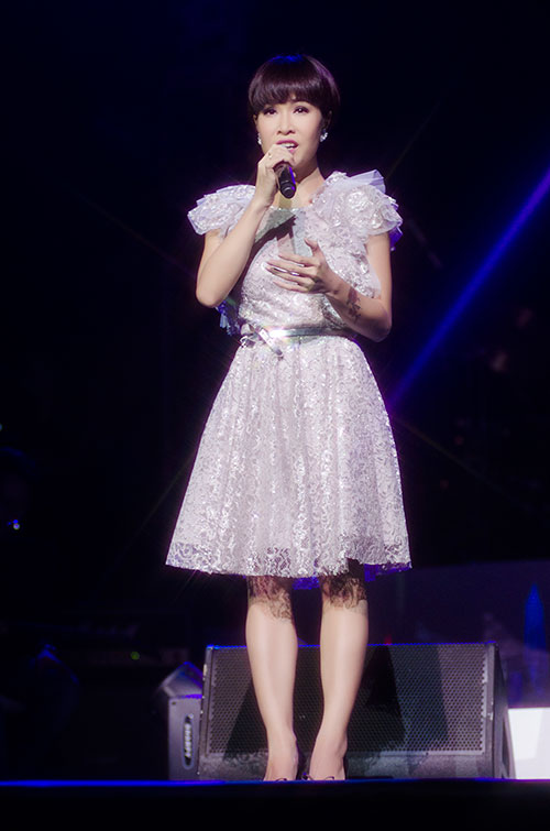 Uyên Linh thăng hoa cùng Hà Trần - 4